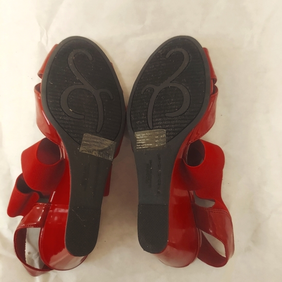 Red Wedge Platform Heeled Shoe - Picture 2 of 7